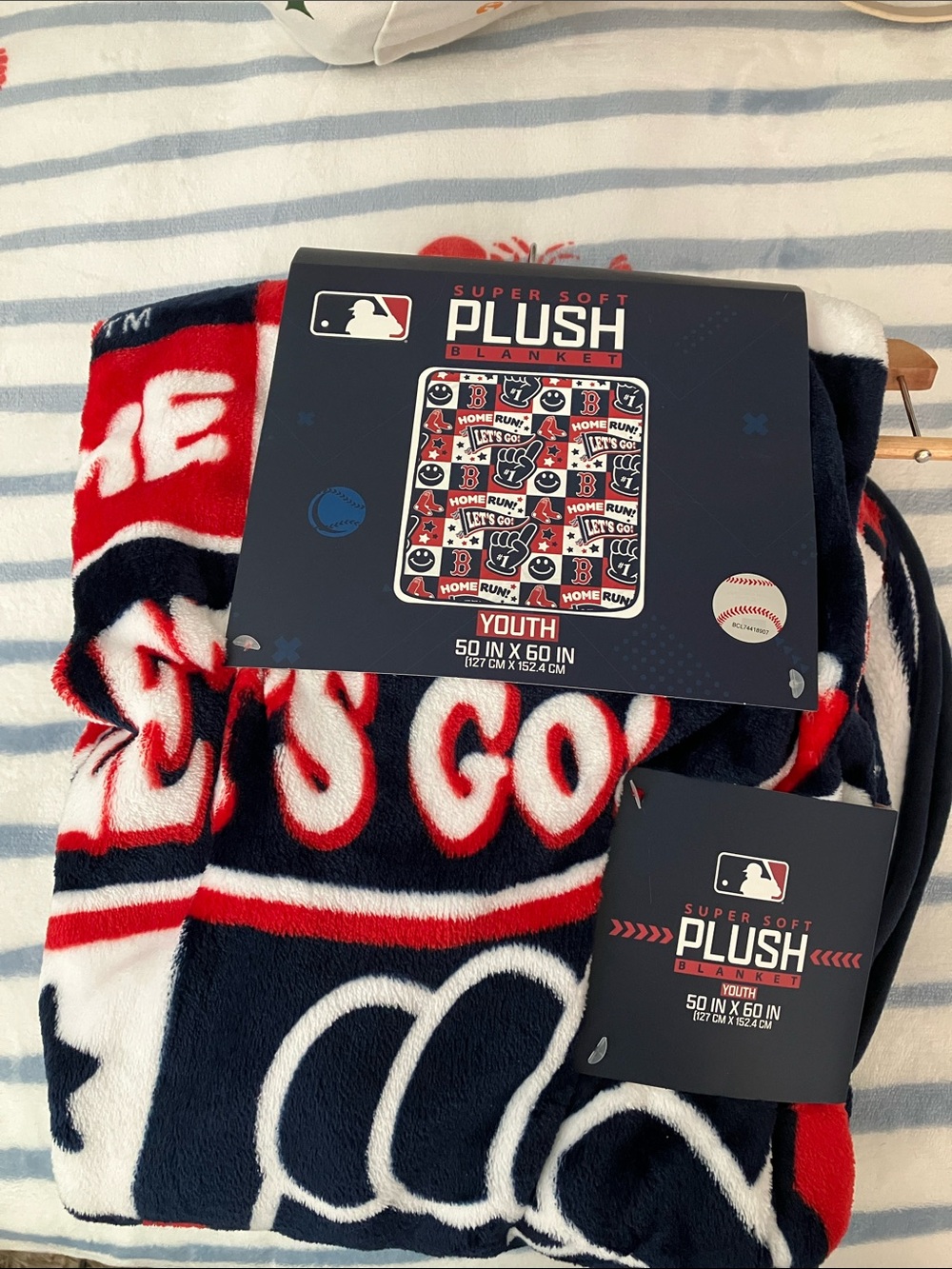 Boston Red Sox youth plush blanket NWT